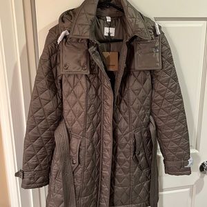 Burberry Finsbridge Quilted Belted Jacket size Medium